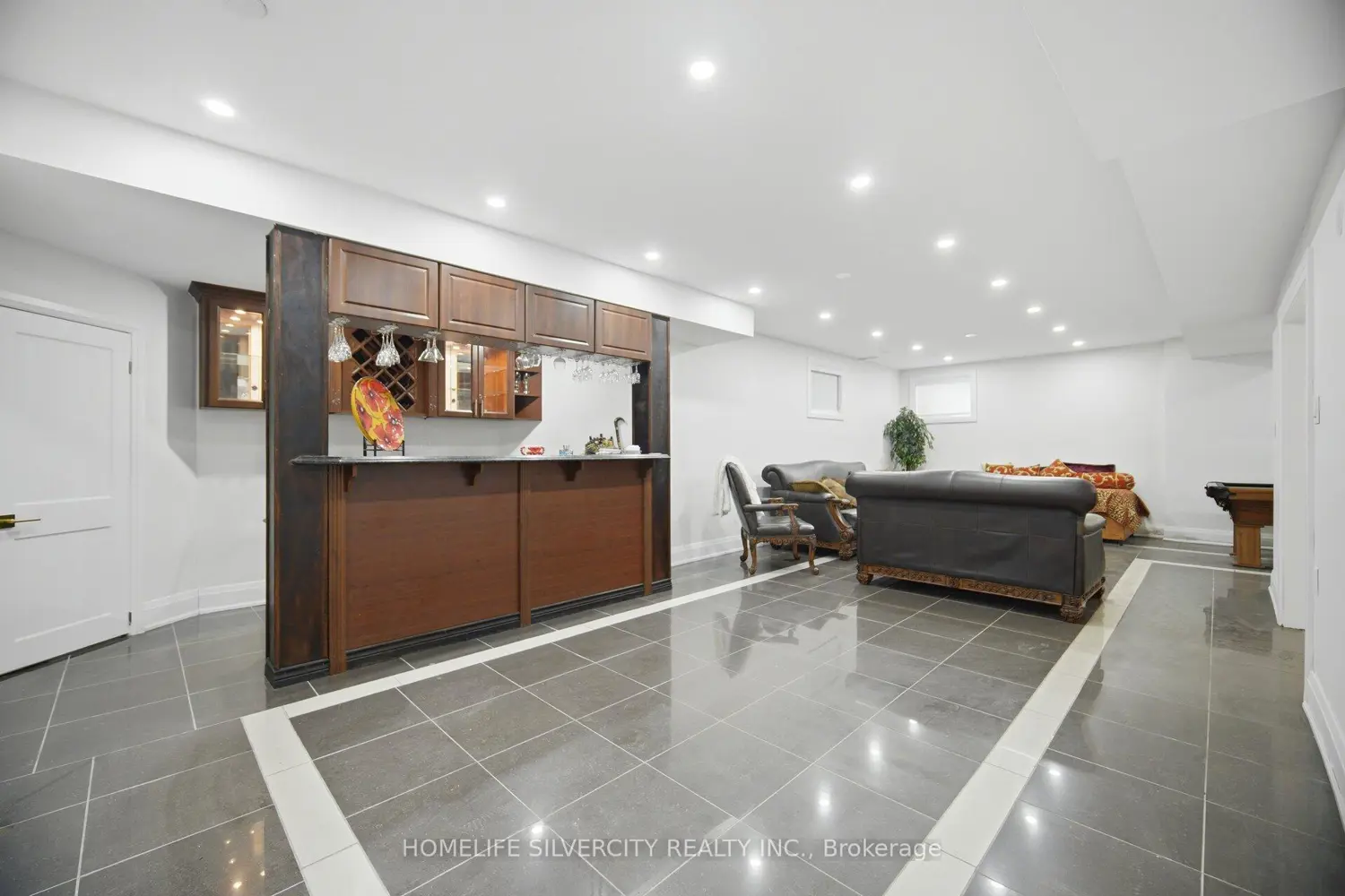 Additional image 18 of 15 Estateview Circle