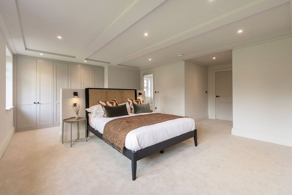 Additional image 14 of 6 bed detached house for saleArkell Lane, Farnham GU10