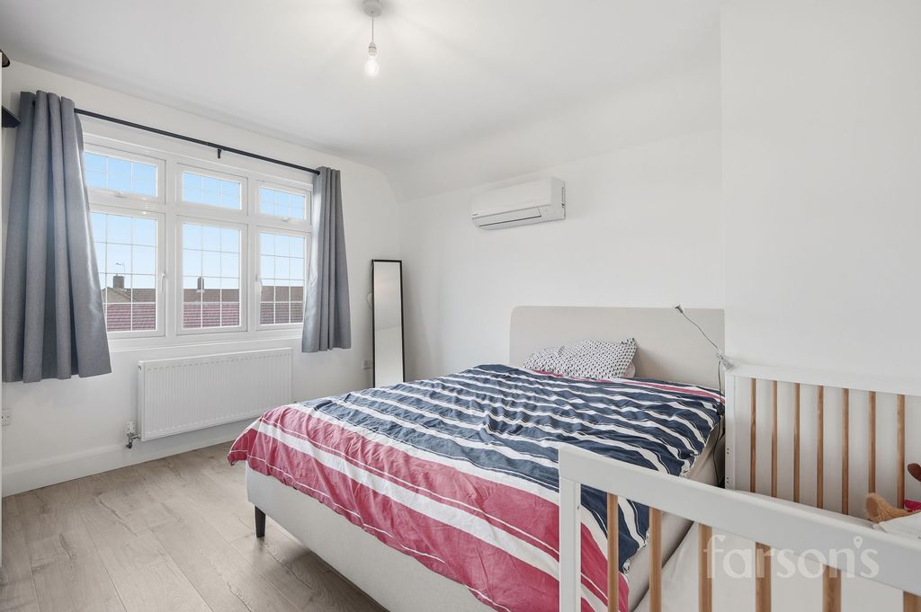 Additional image 4 of 4 bed detached house for saleColyers Lane, Erith DA8