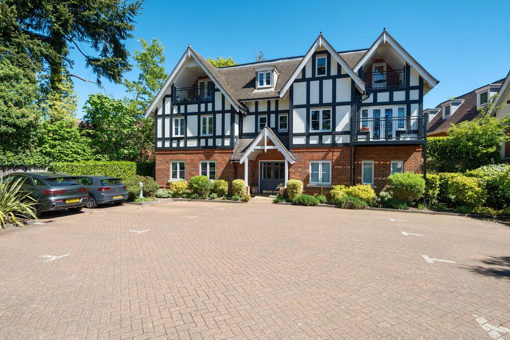 Additional image 23 of 2 bed flat for salePackhorse Road, Gerrards Cross, Buckinghamshire SL9