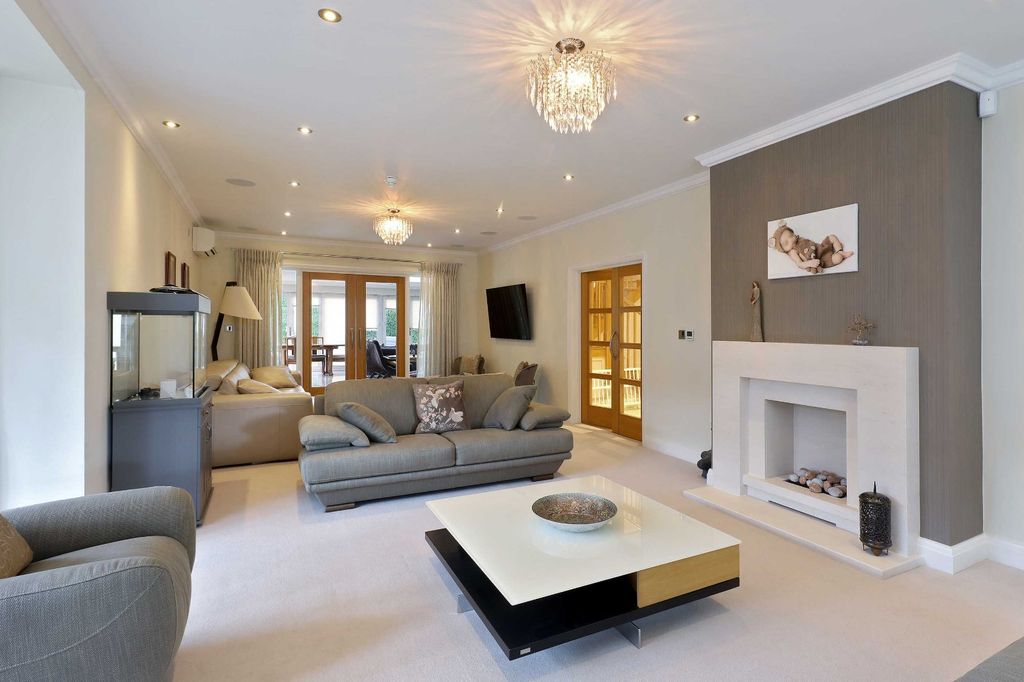 Additional image 9 of 7 bed detached house for saleVicarage Way, Gerrards Cross, Buckinghamshire SL9