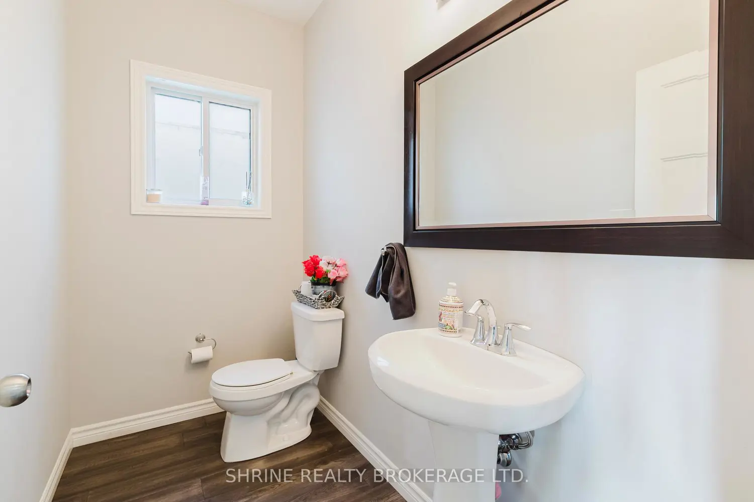 4369 Lismer Lane photo 3