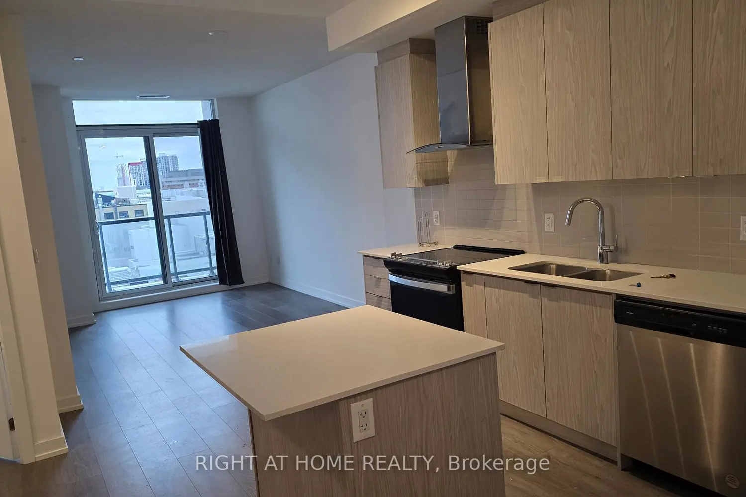 55 Duke Street 412 photo 5