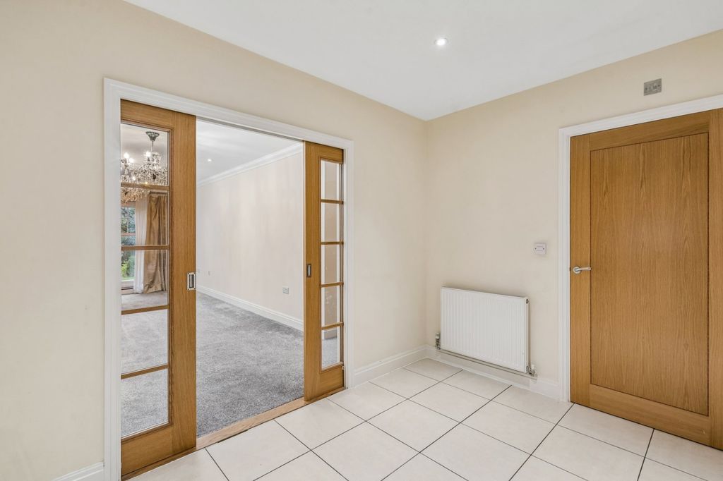 Additional image 5 of 2 bed flat for salePackhorse Road, Gerrards Cross, Buckinghamshire SL9