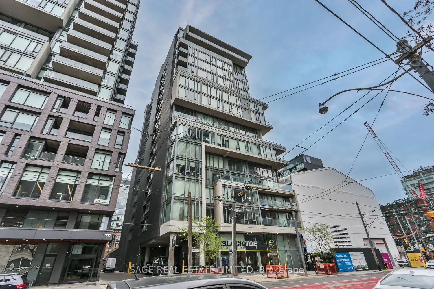 95 Bathurst Street 914
