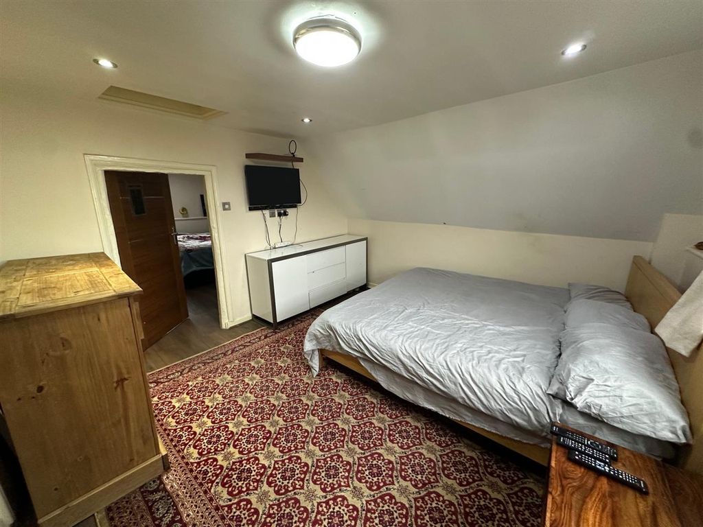 Additional image 12 of 7 bed detached house for saleStaines Road, Bedfont TW14