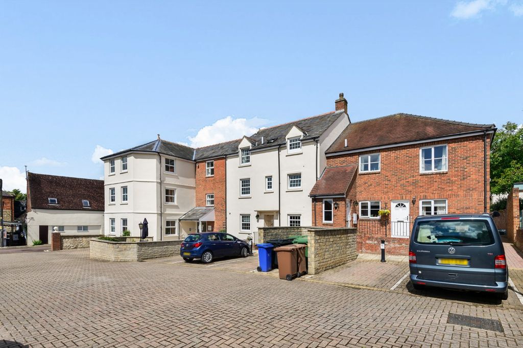 Additional image 13 of 2 bed flat for saleChurch Street, Faringdon, Oxfordshire SN7