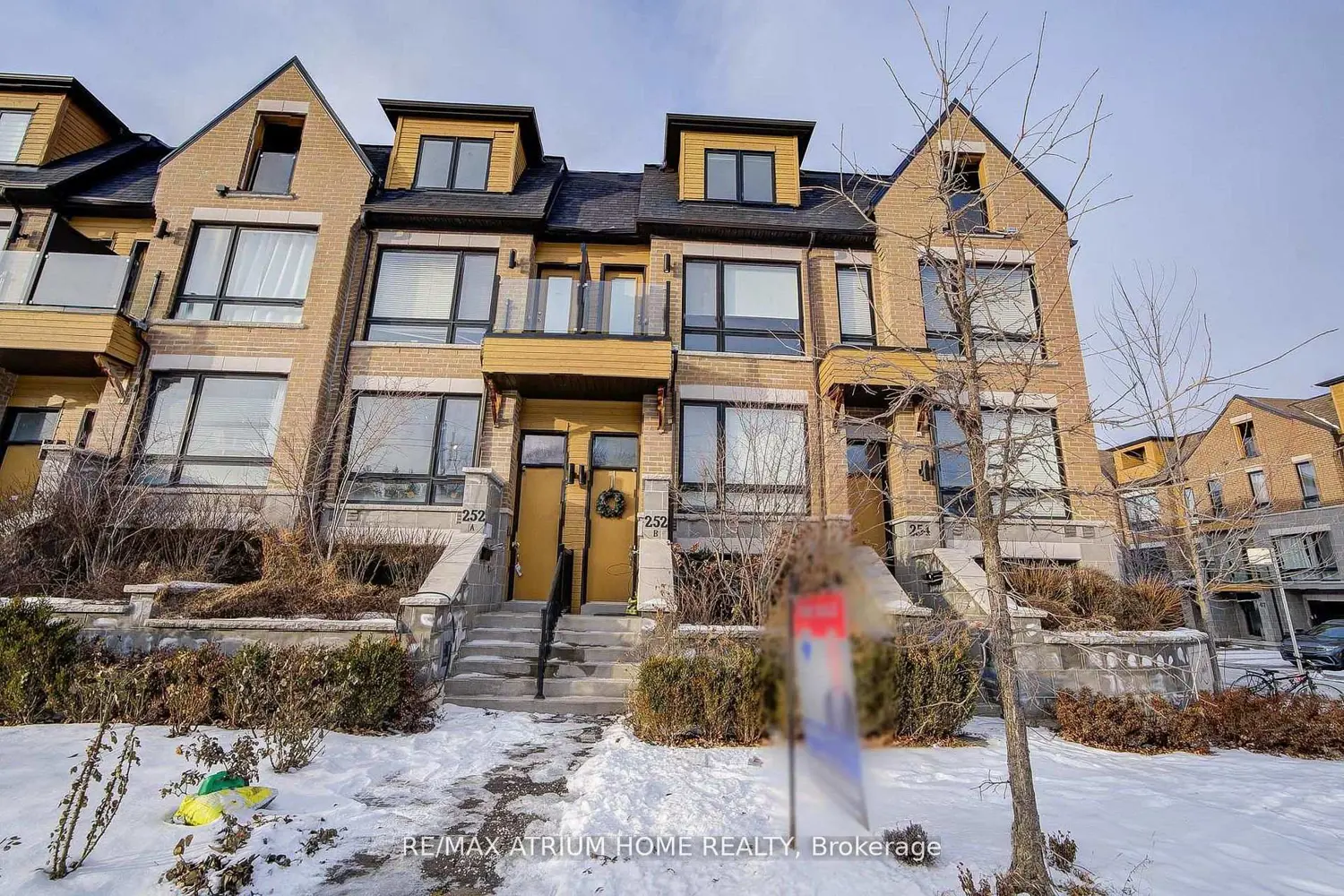252B Finch Avenue