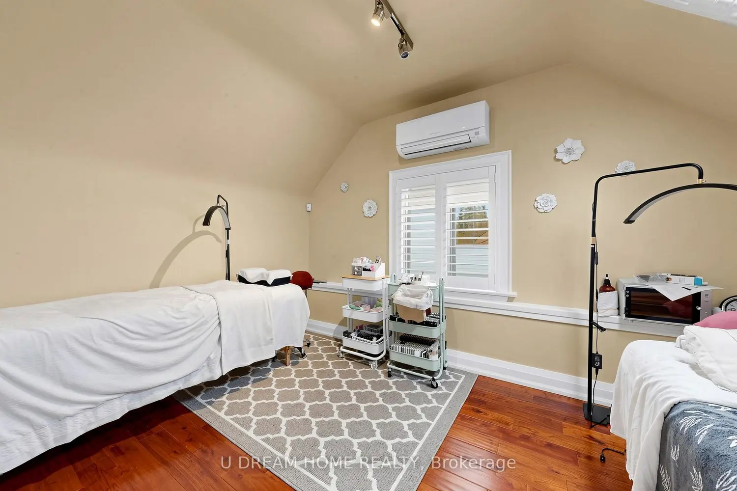 Additional image 12 of 99 Sheppard Avenue