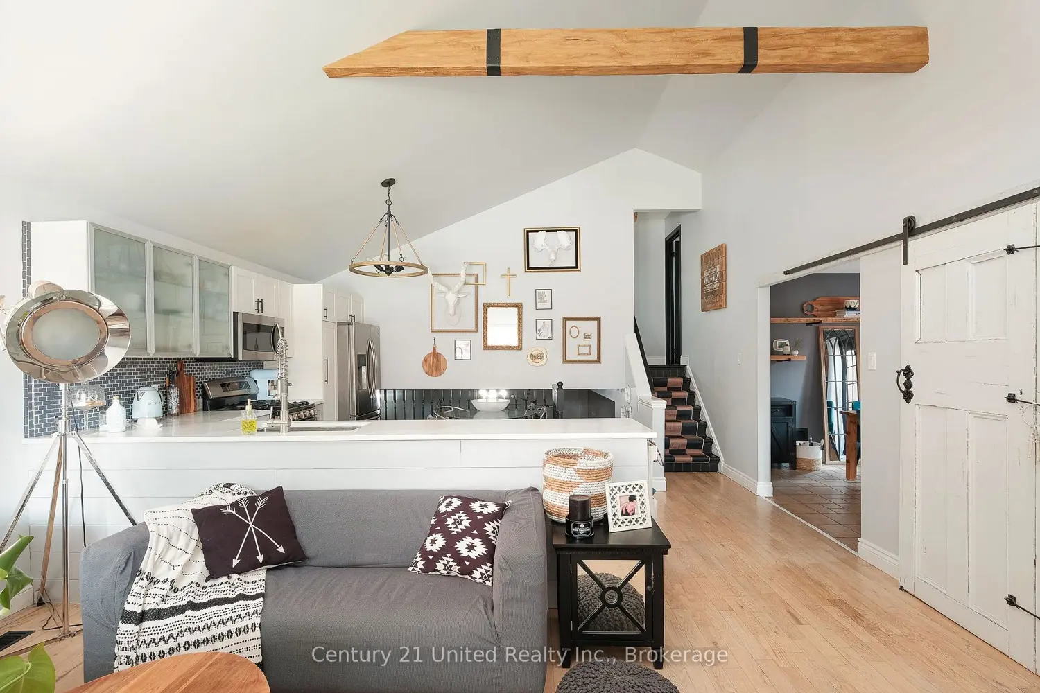 2229 Lorraine Drive photo 4