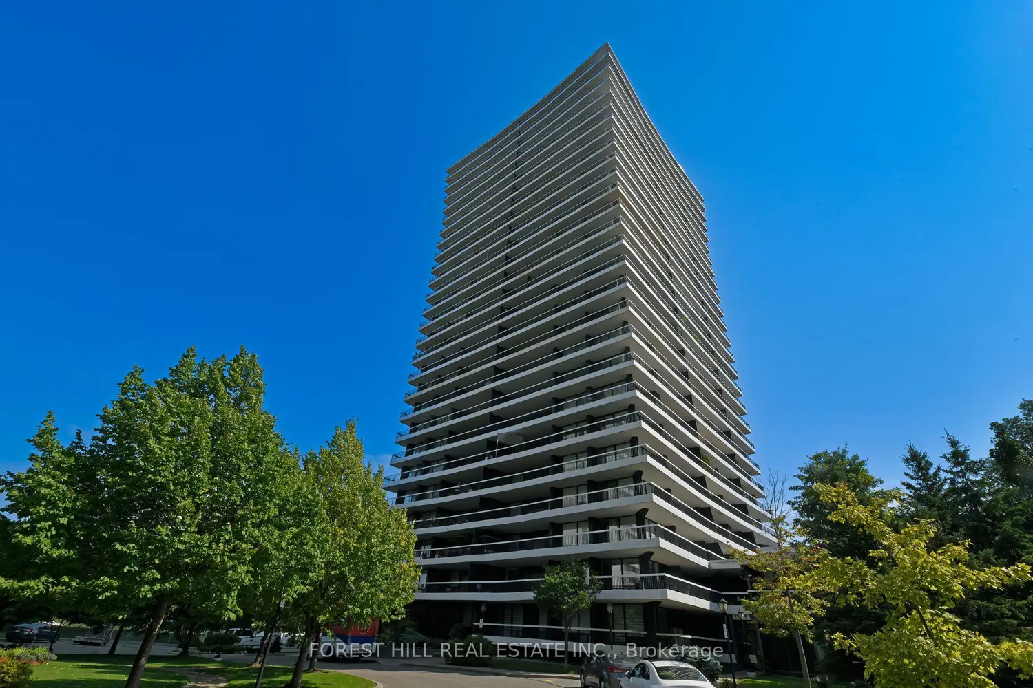135 Antibes Drive 2404