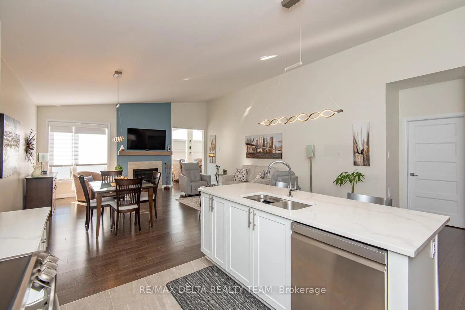 373 Sterling Avenue photo 4
