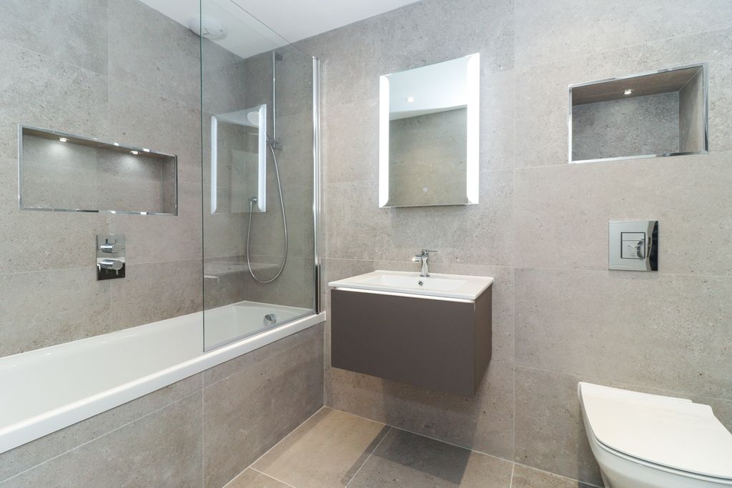 Additional image 10 of 2 bed flat for saleLower House, Gerrards Cross SL9