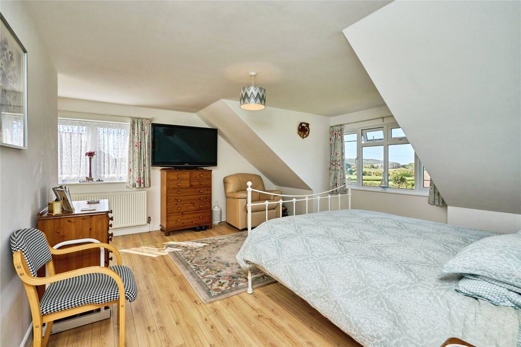 Additional image 12 of 6 bed detached house for saleMonks Lane, Freshwater, Isle Of Wight PO40