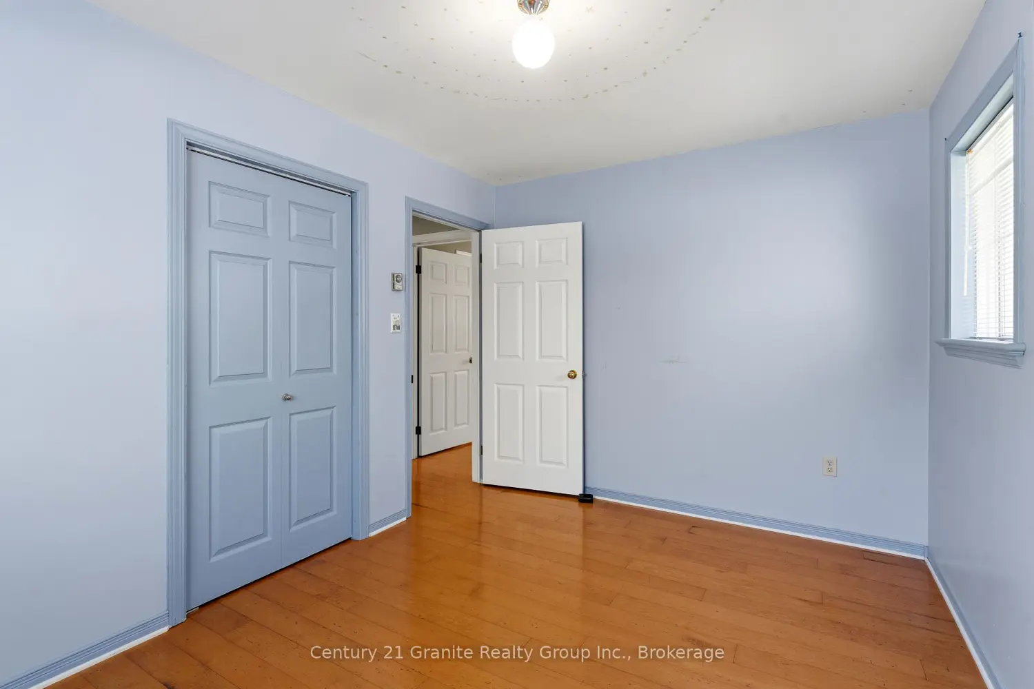 Additional image 8 of 117 Riverside Drive