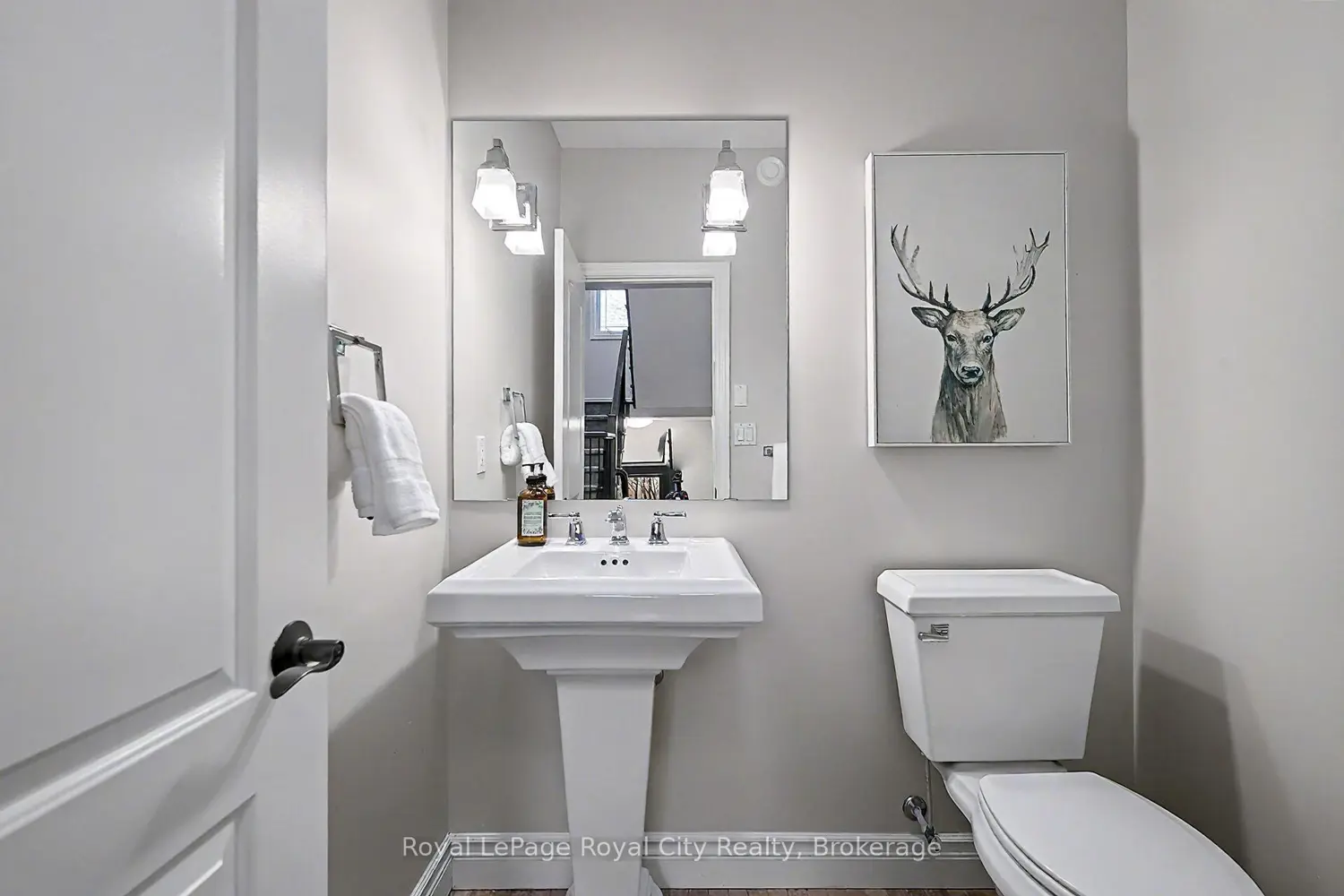 8 Zaduk Place photo 5