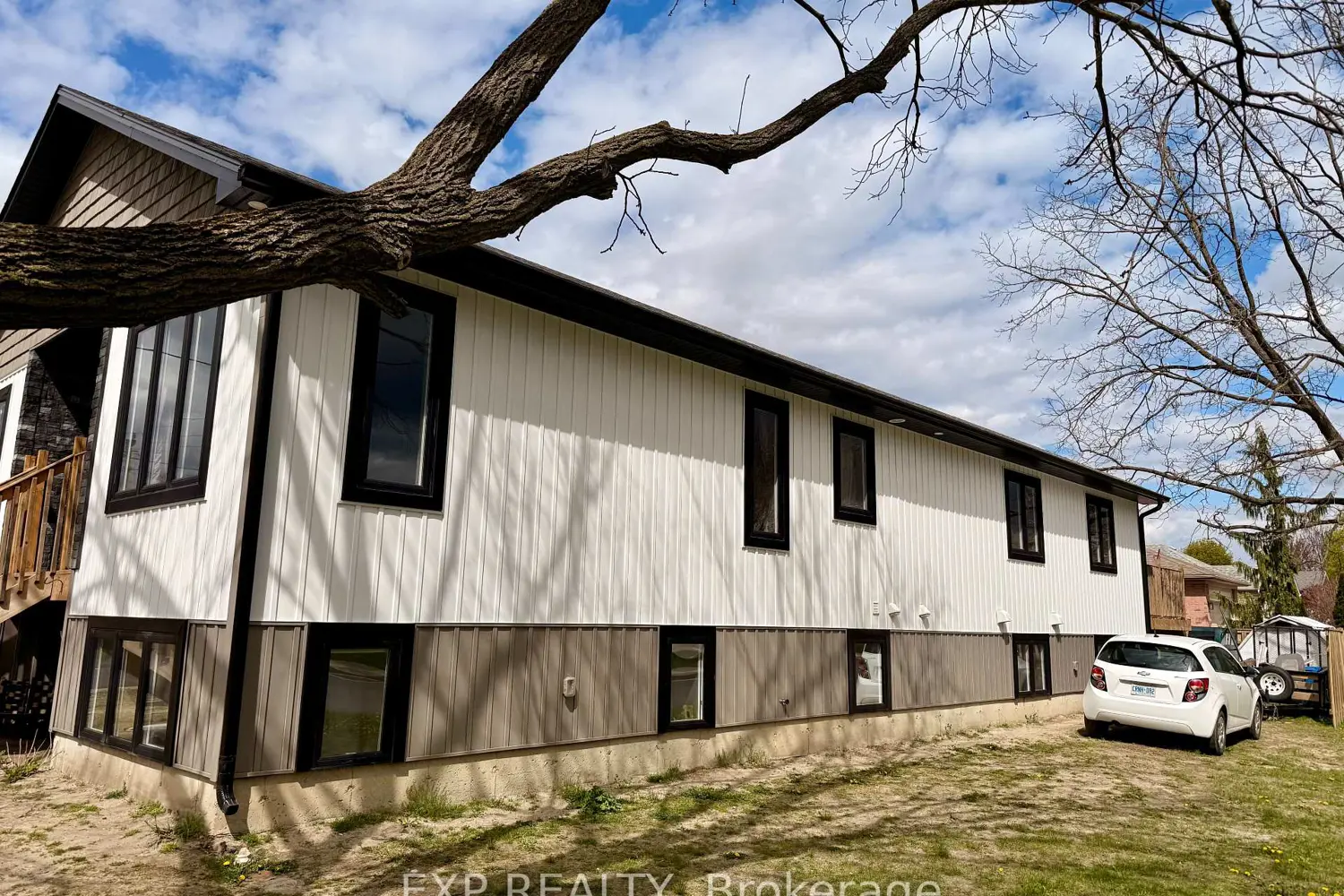 313 John Street photo 2