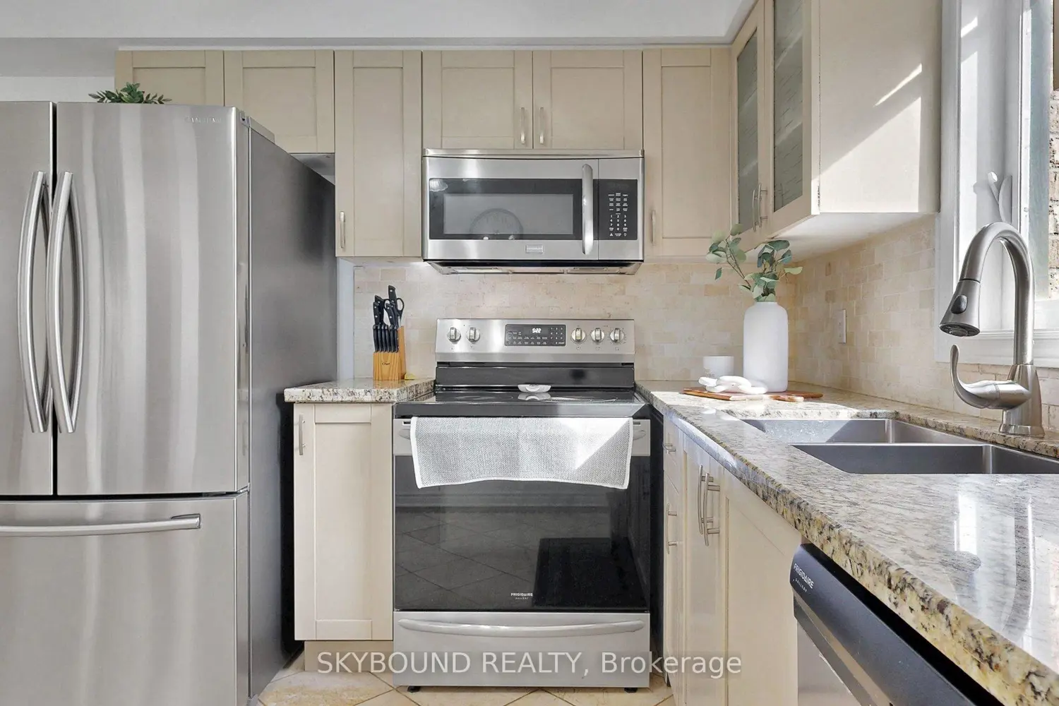 21 Vivians Crescent photo 5