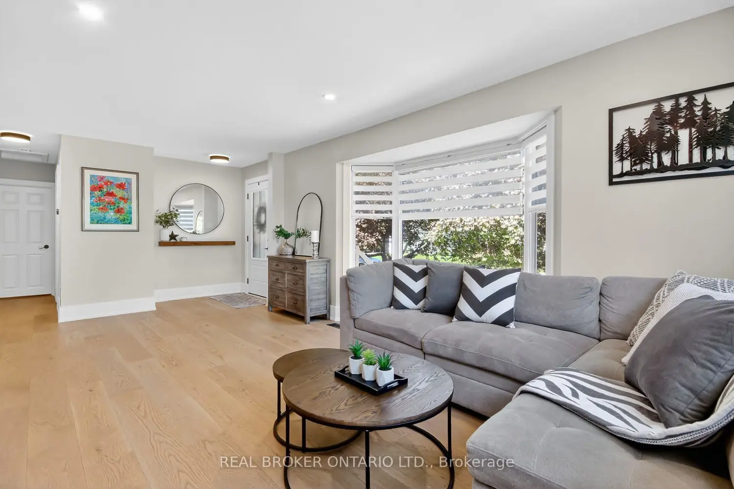 5626 Owen Street photo 2
