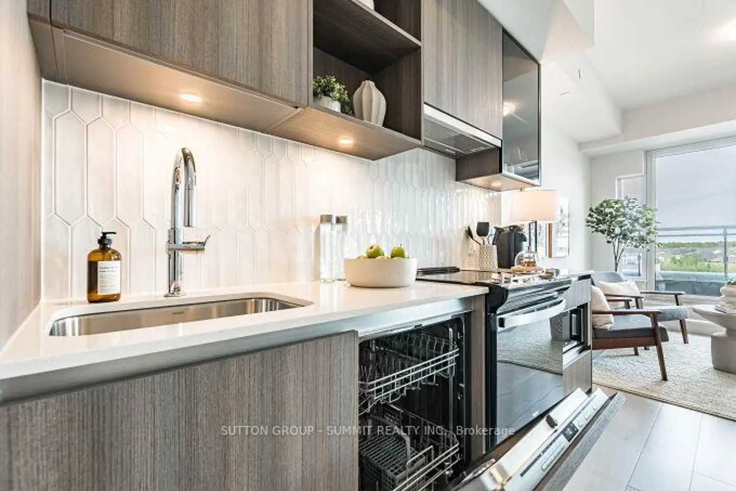 Additional image 3 of 395 Dundas Street 504