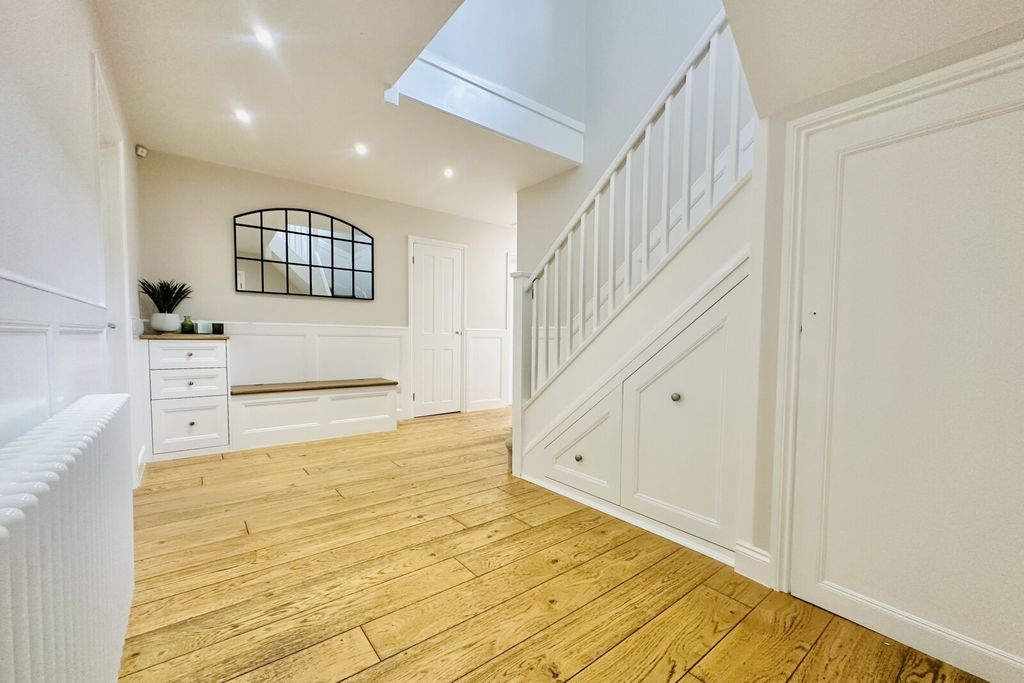 Additional image 5 of 4 bed detached house for saleBelvedere Close, Fleet, Hampshire GU51