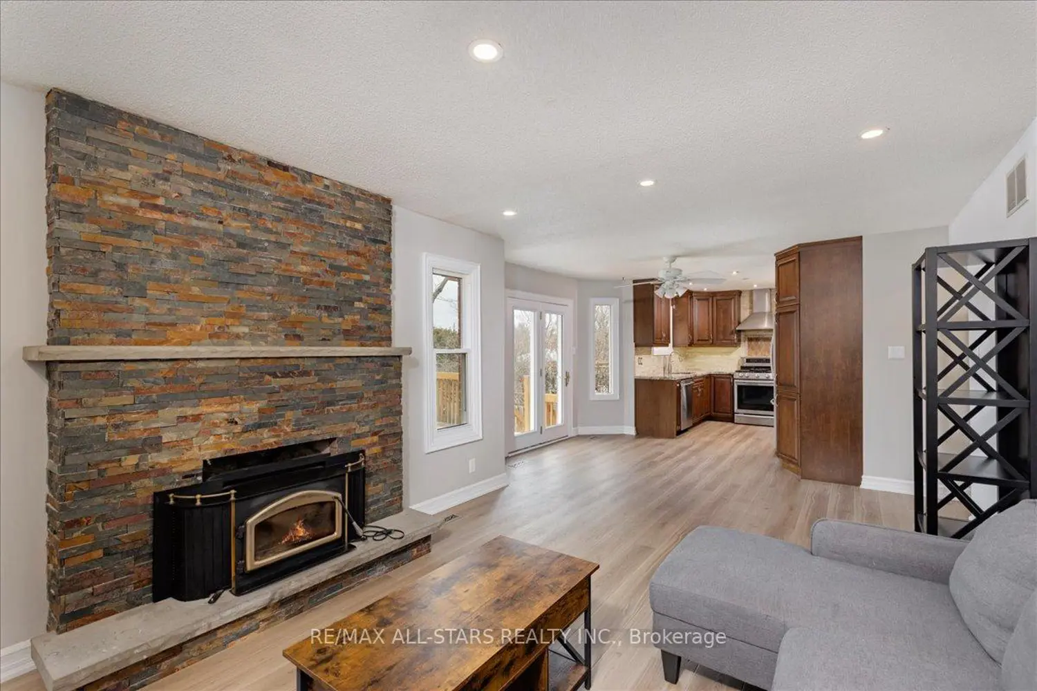 40 Chartwell Crescent photo 4