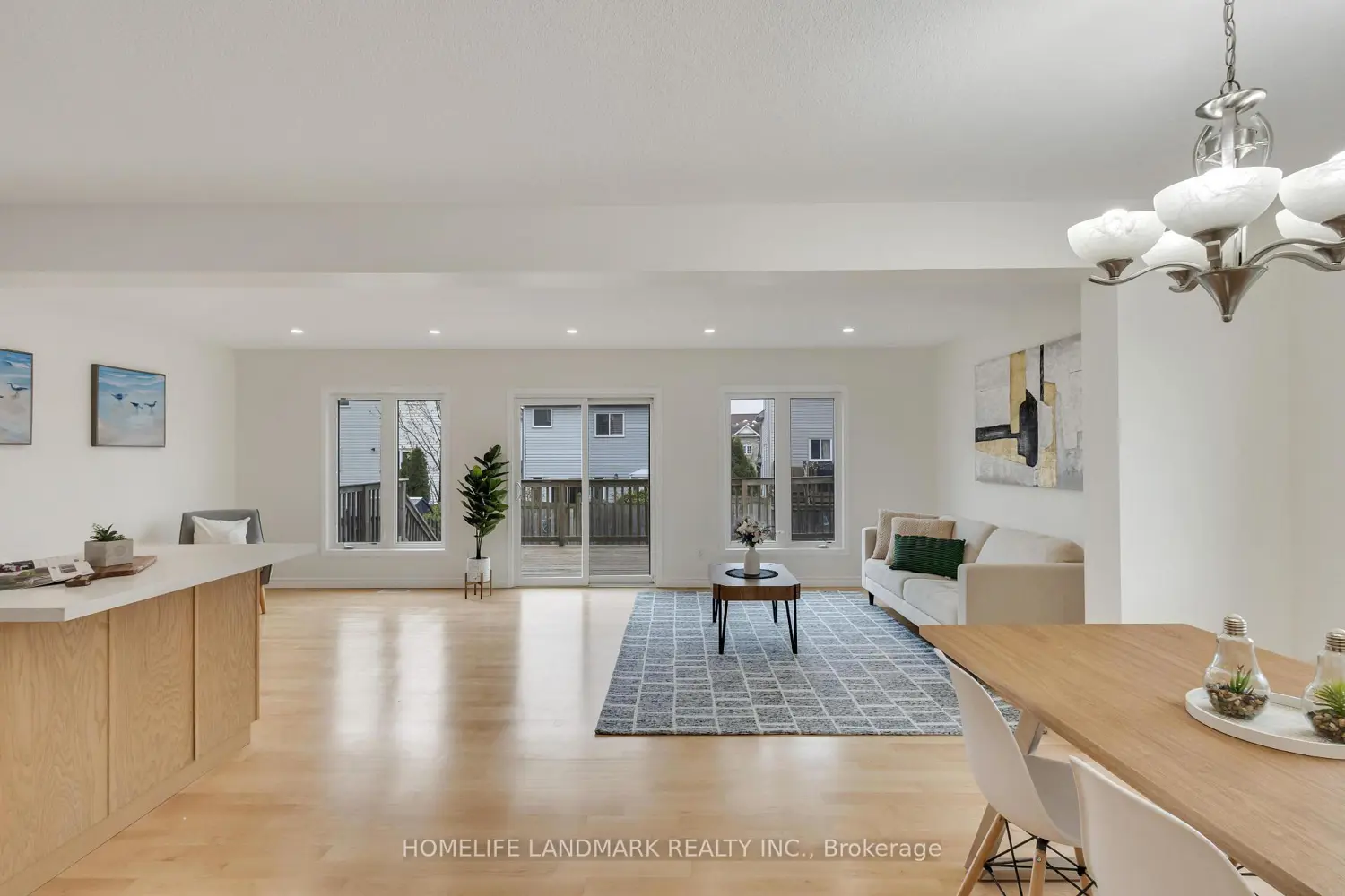 102 Iron Gate Street photo 5