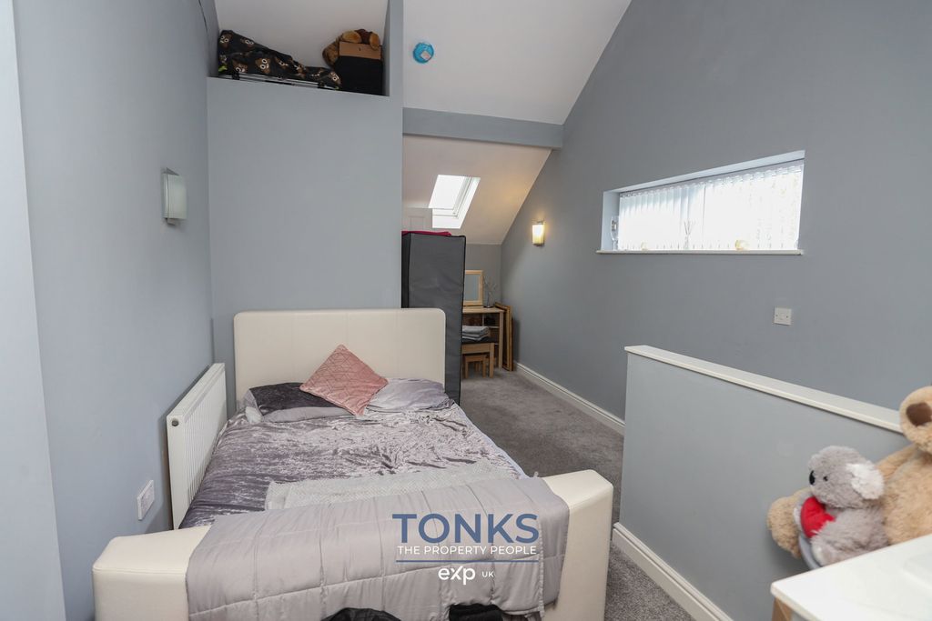 Additional image 20 of 5 bed detached house for saleCavalier Drive, Halesowen B63