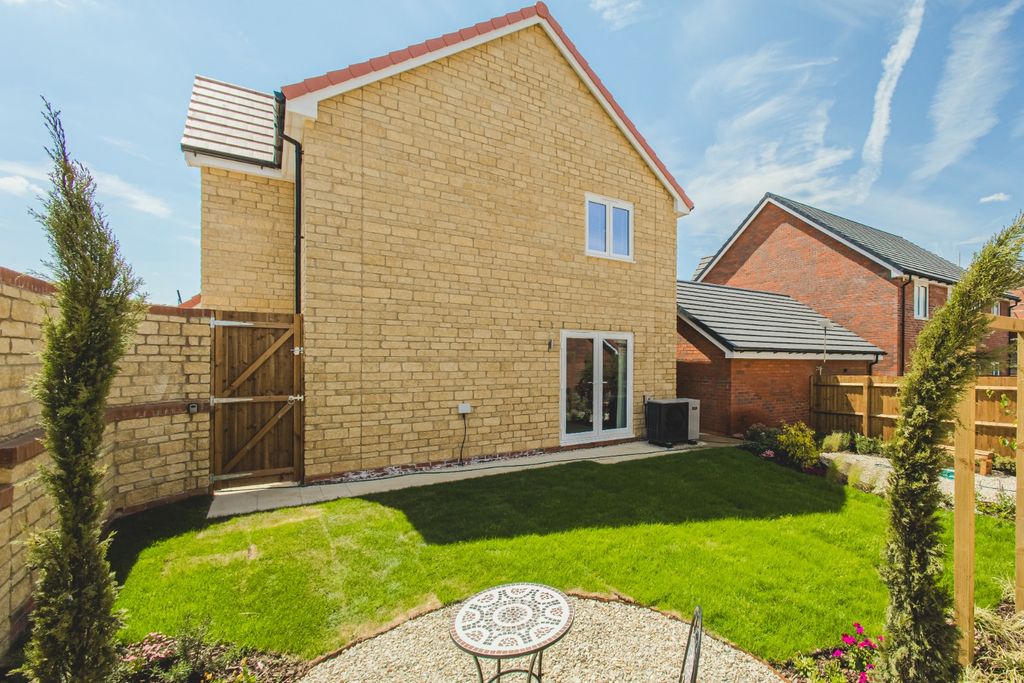 Additional image 17 of 4 bed detached house for saleRobey Avenue, Faringdon, Oxfordshire SN7