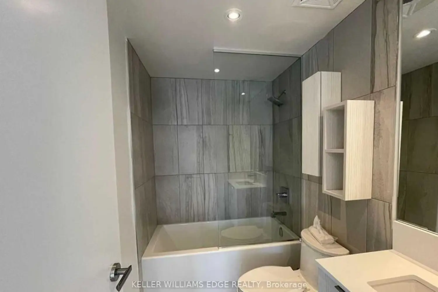Additional image 10 of 195 Redpath Avenue 1206