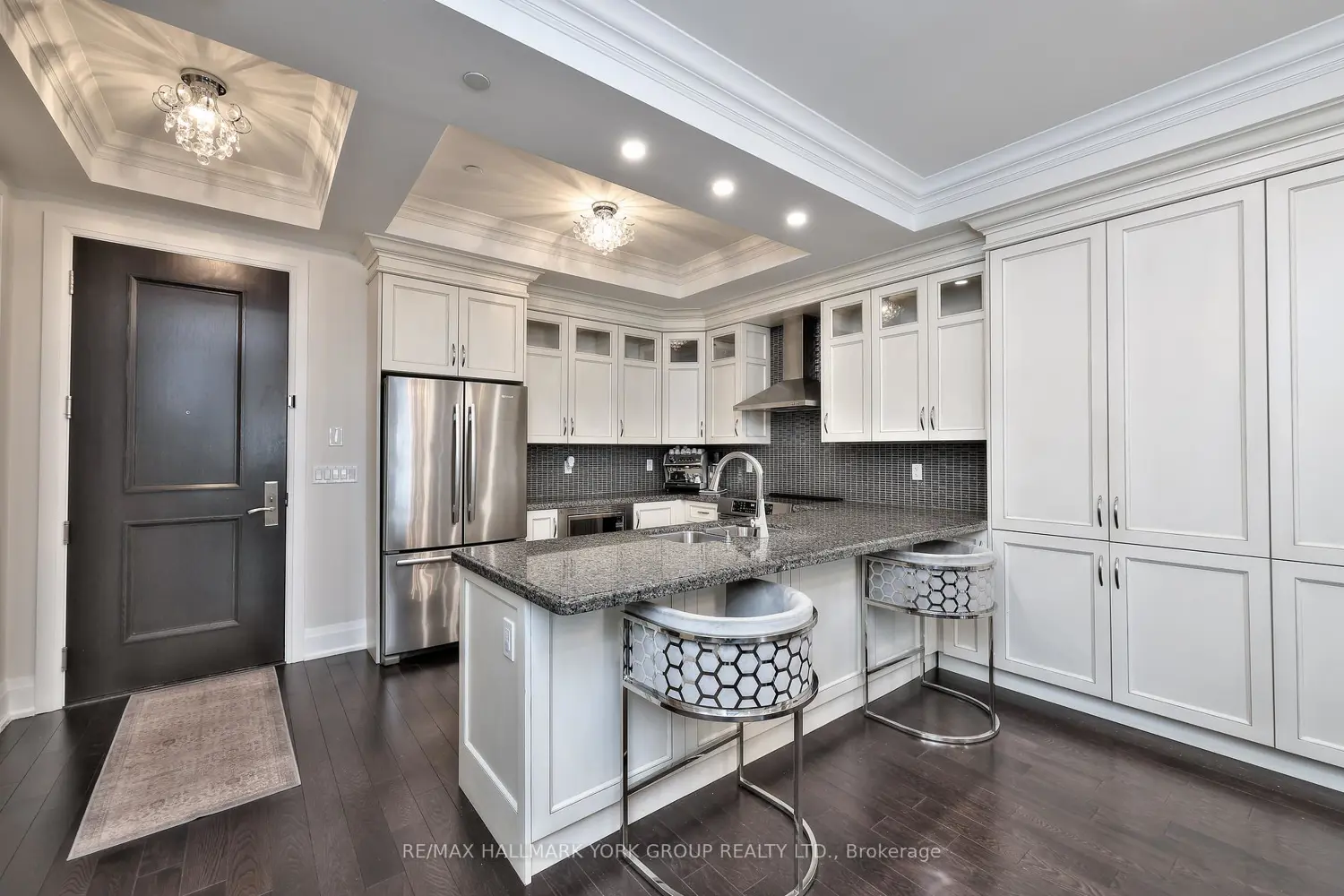 9909 Pine Valley Drive 411 photo 5