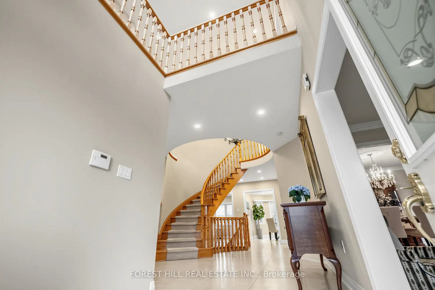17 Lady Lynn Crescent photo 3