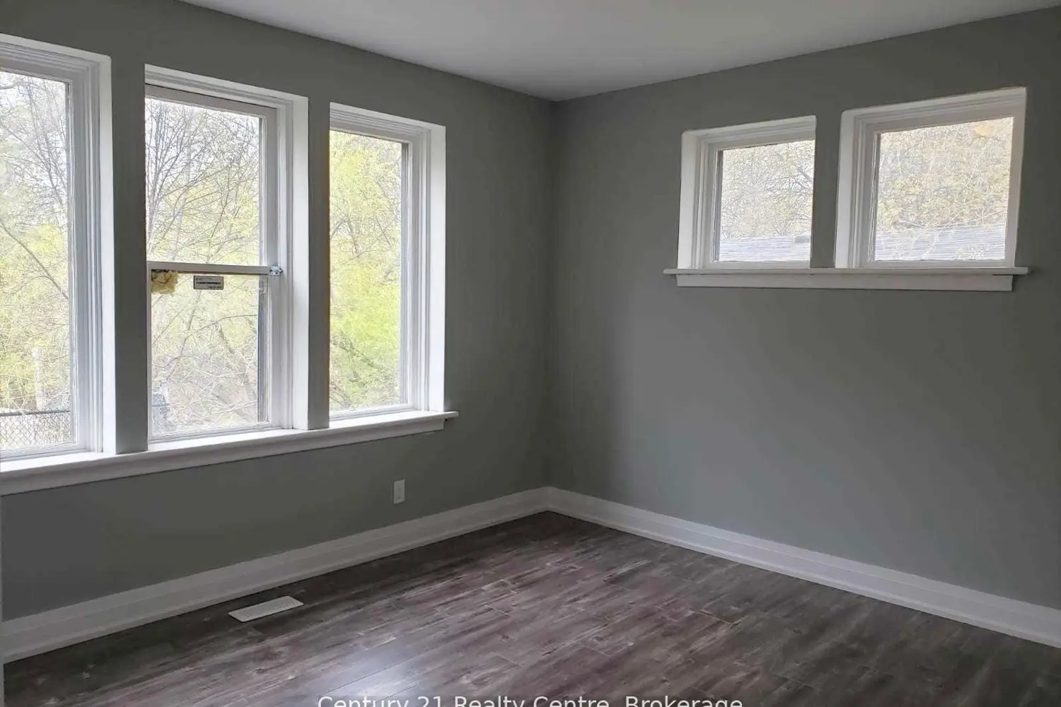 Additional image 4 of 1491 Pembroke Drive