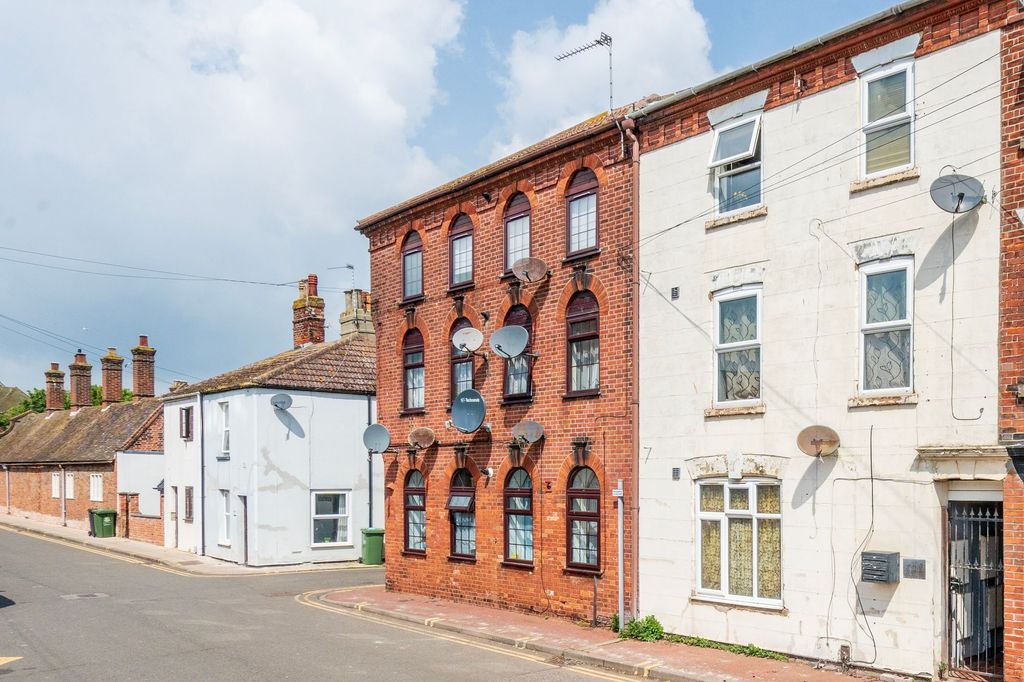 Additional image 2 of 3 bed flat for saleSt. Nicholas Road, Great Yarmouth NR30