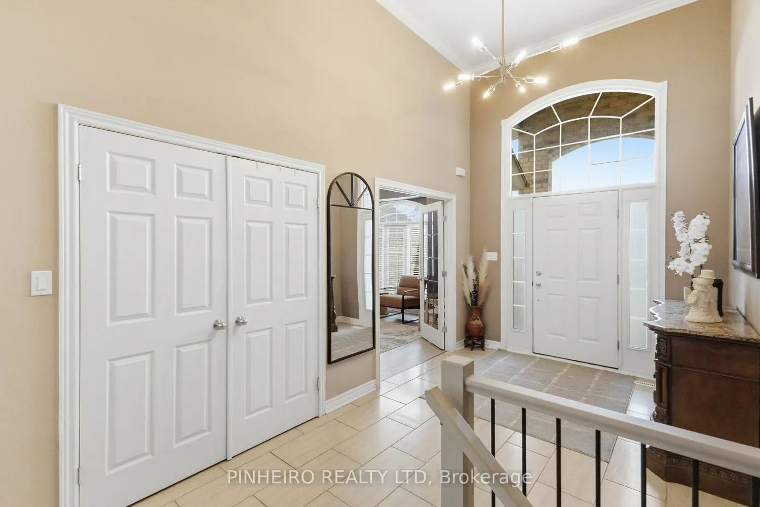 223 Birchmount Street photo 5