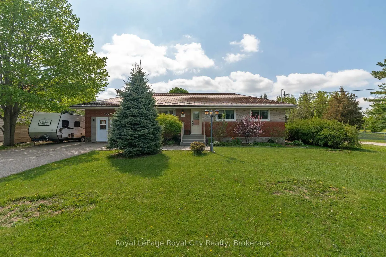 44 Ridgeway Avenue photo 2