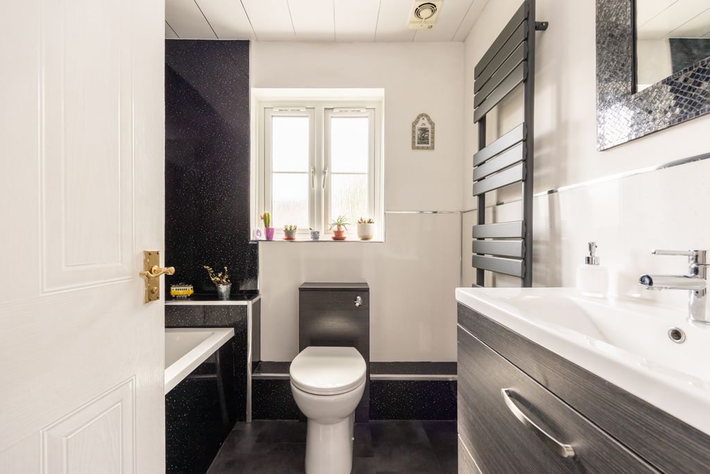 Additional image 17 of 4 bed villa for sale6 Parrot Lane, Gorebridge EH23