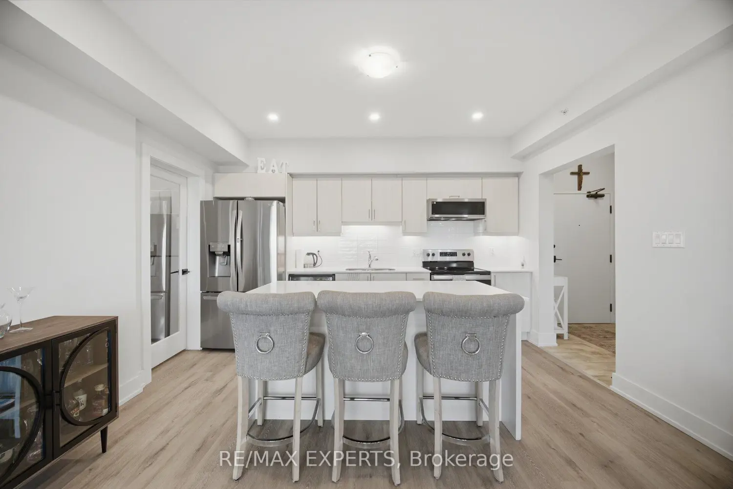 Additional image 4 of 10 Culinary Lane 605
