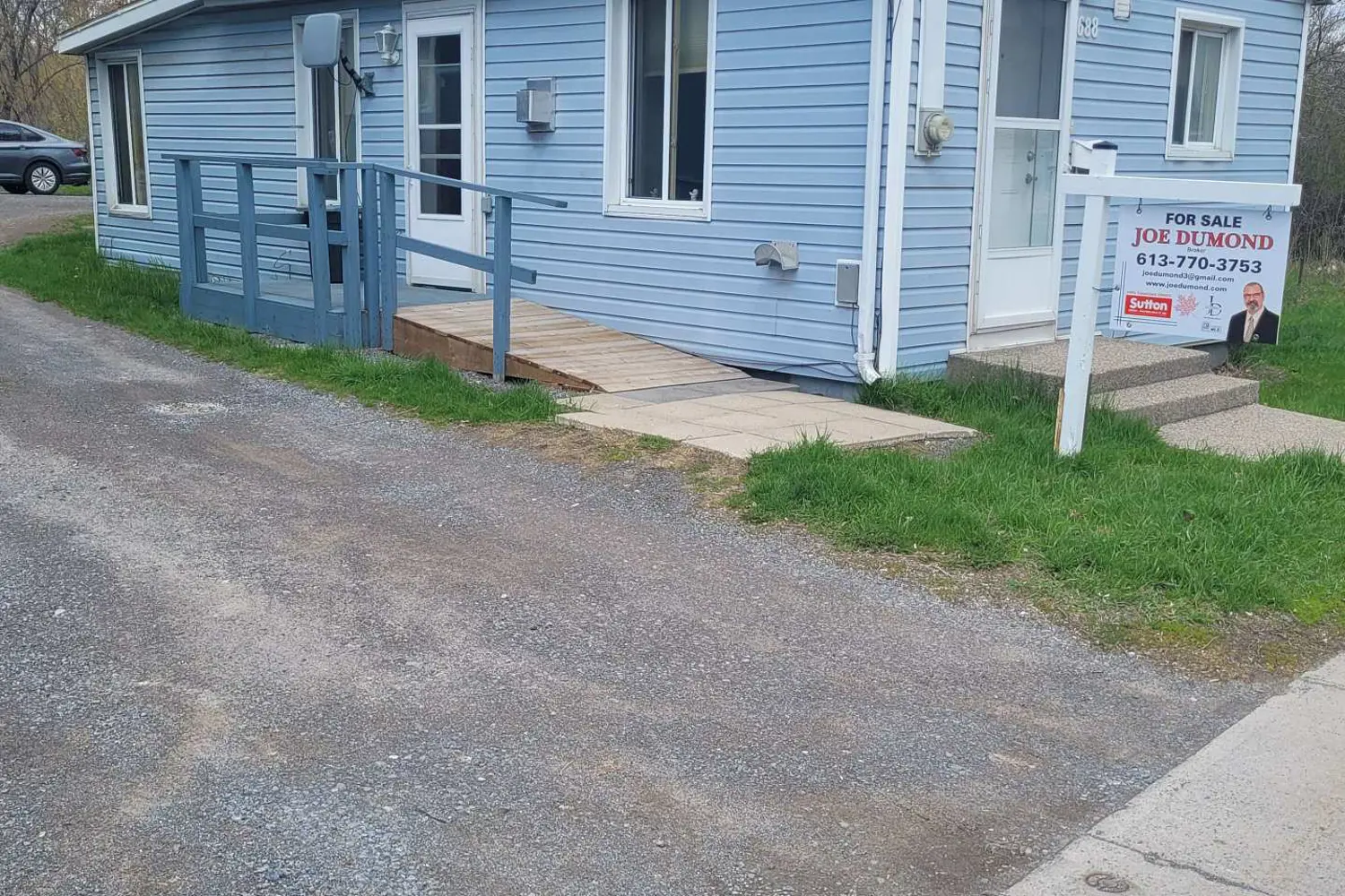 688 Montreal Street photo 2