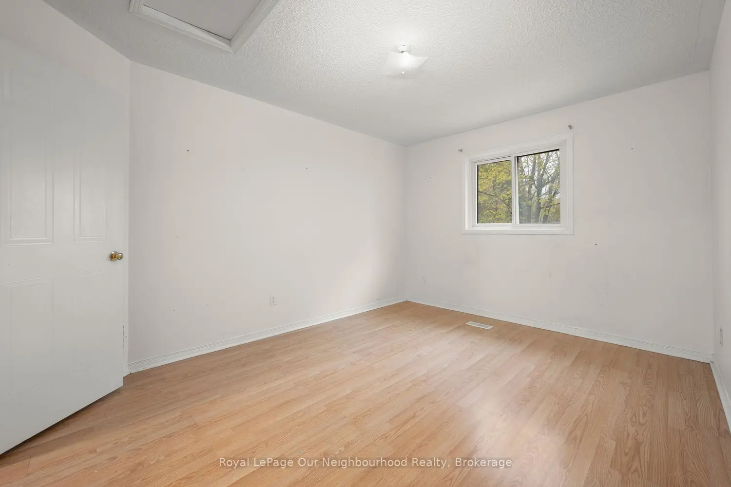 Additional image 3 of 191 Carroll Crescent