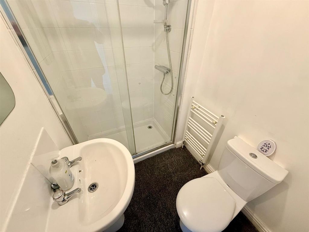 Additional image 7 of 2 bed flat for saleNorfolk Square, Great Yarmouth NR30