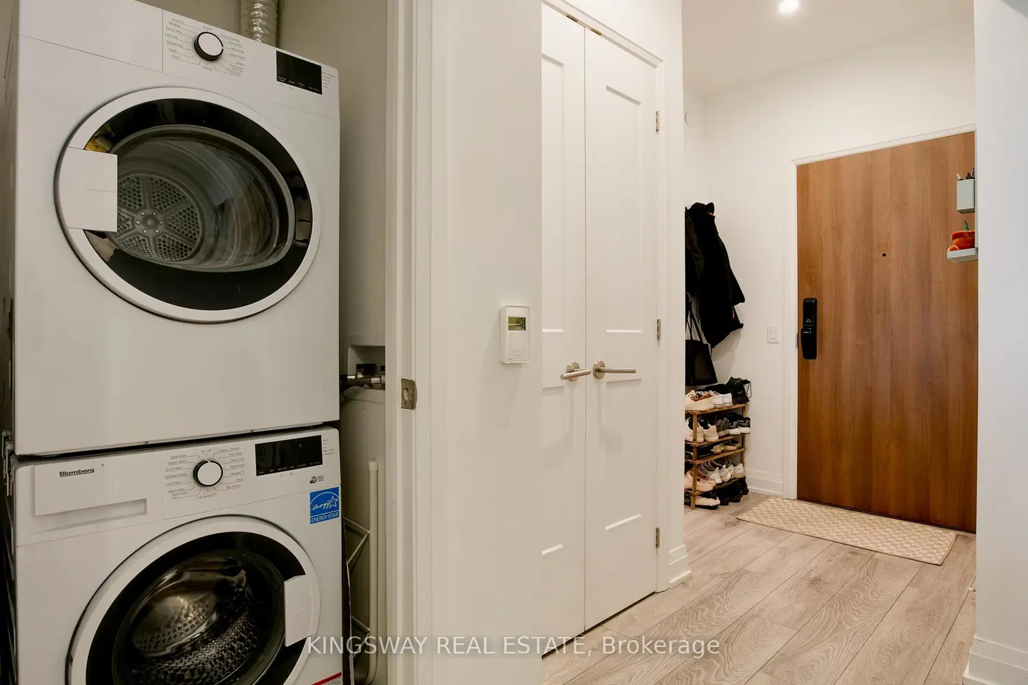 21 Park Street 910 photo 3