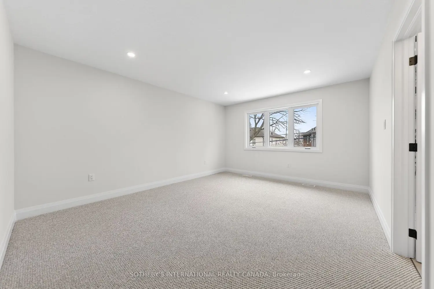 Additional image 10 of 42 Rich Avenue