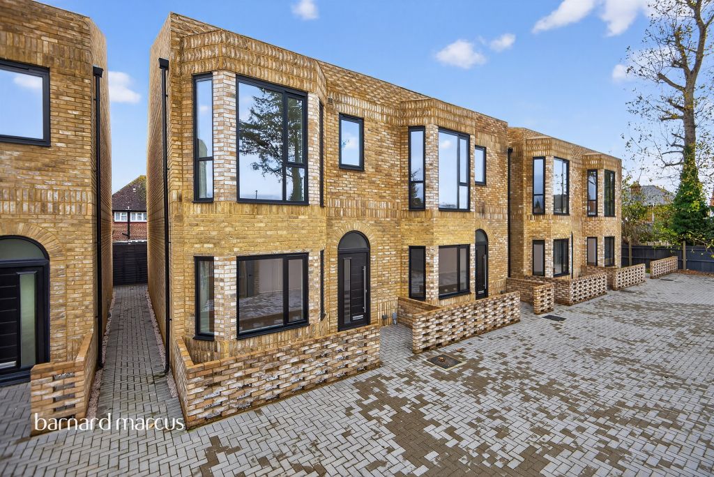 4 bed semi-detached house for saleHidden Villas, Bedfont Lane, Feltham TW14