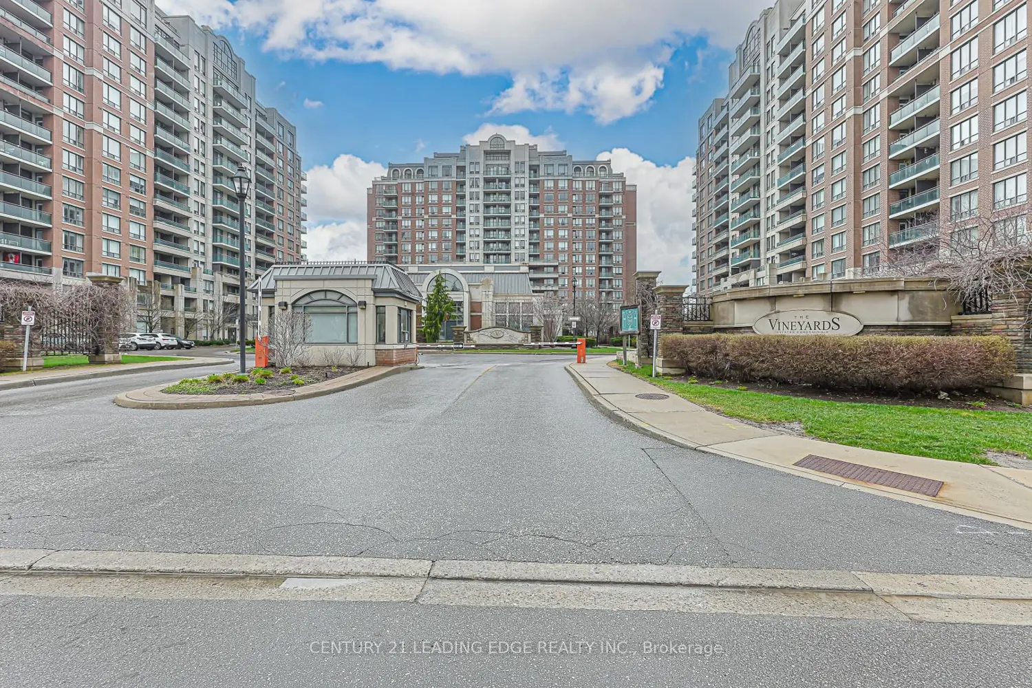 330 Red Maple Road 604