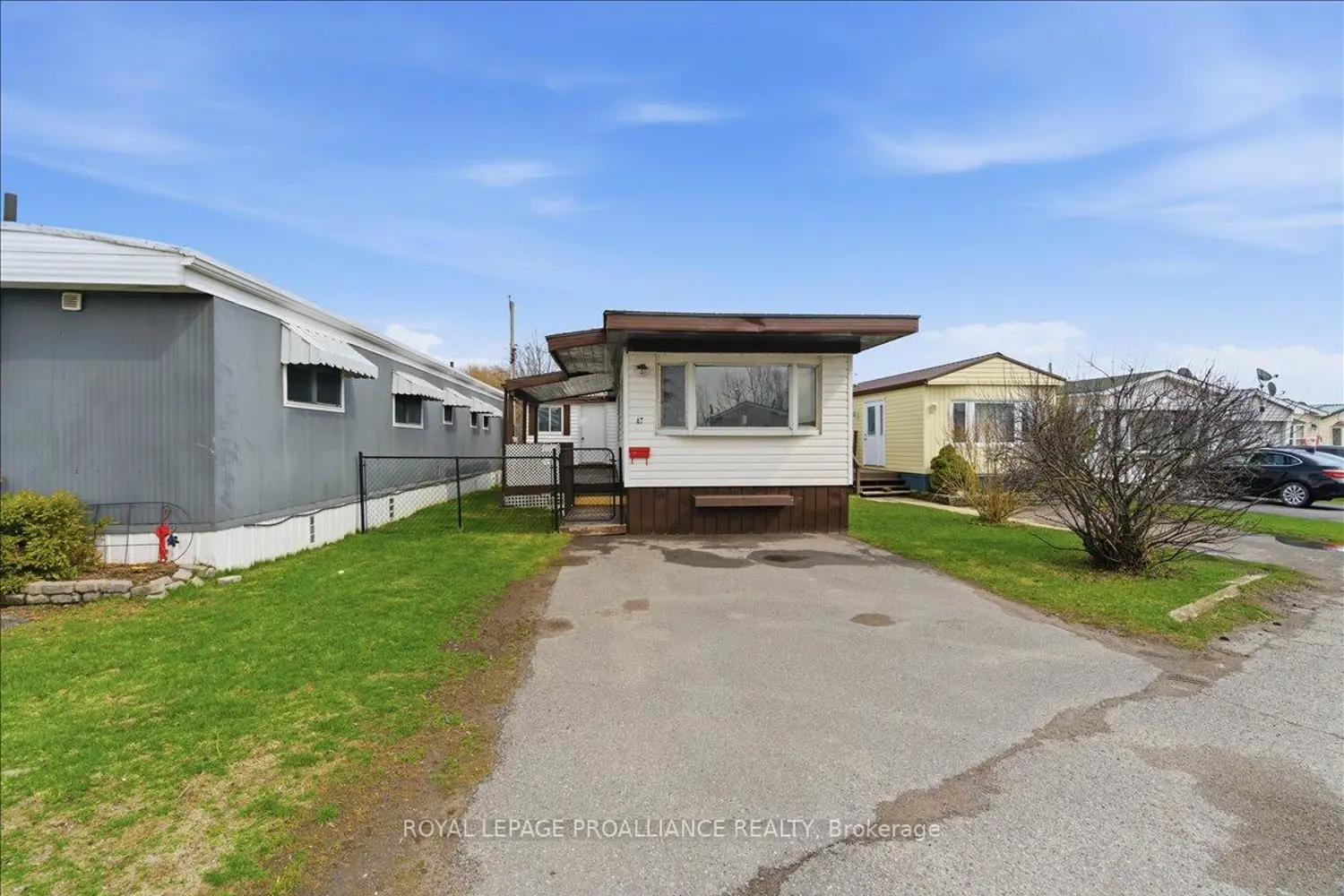 311 Dundas Street 47 photo 2