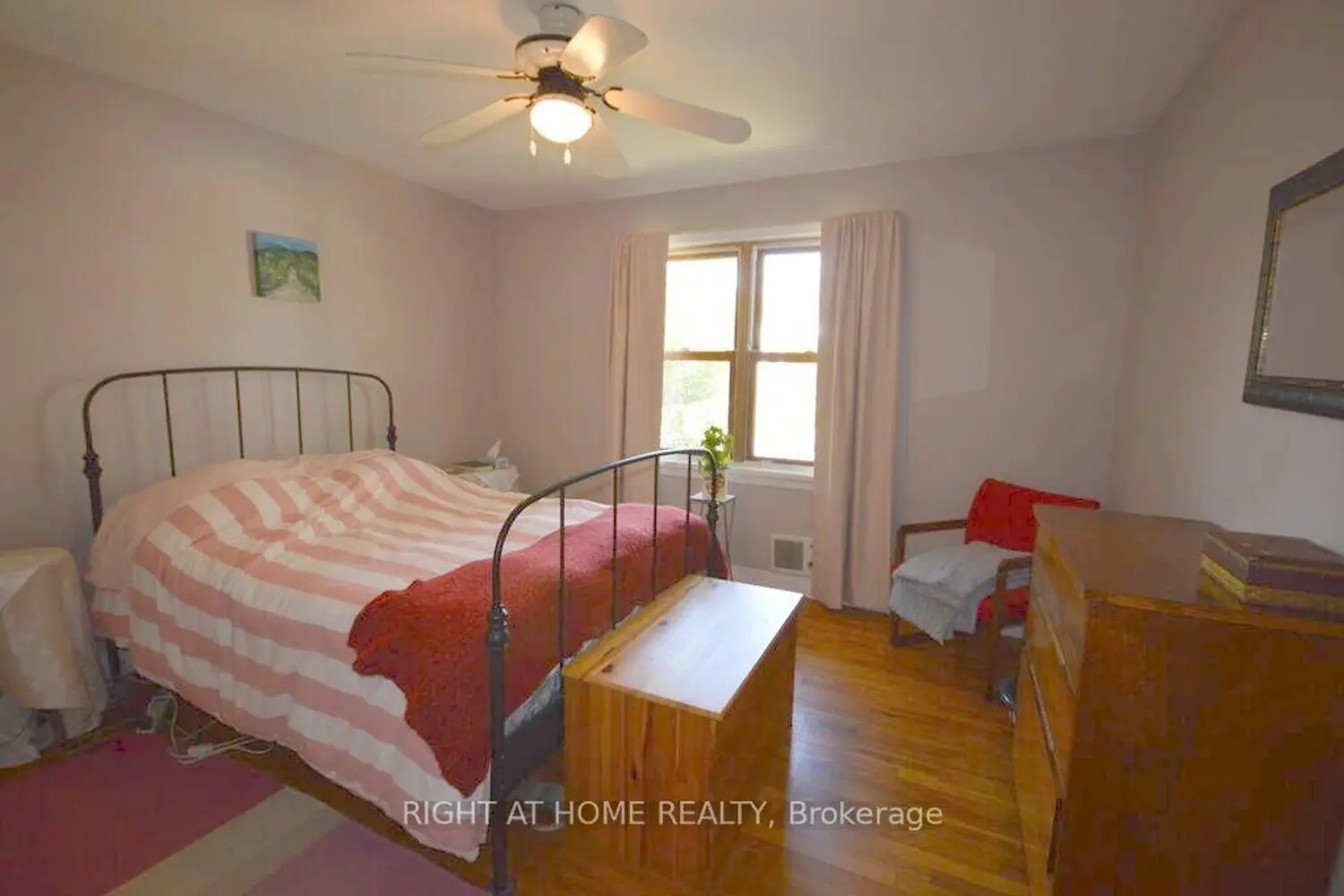 200 Woodroffe Avenue photo 5