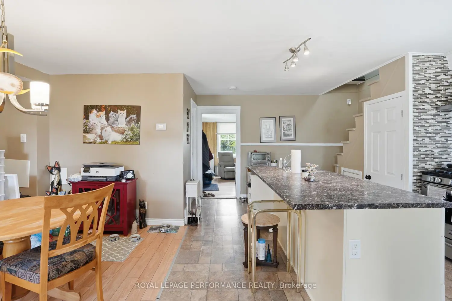 378 St. Joseph Street photo 4