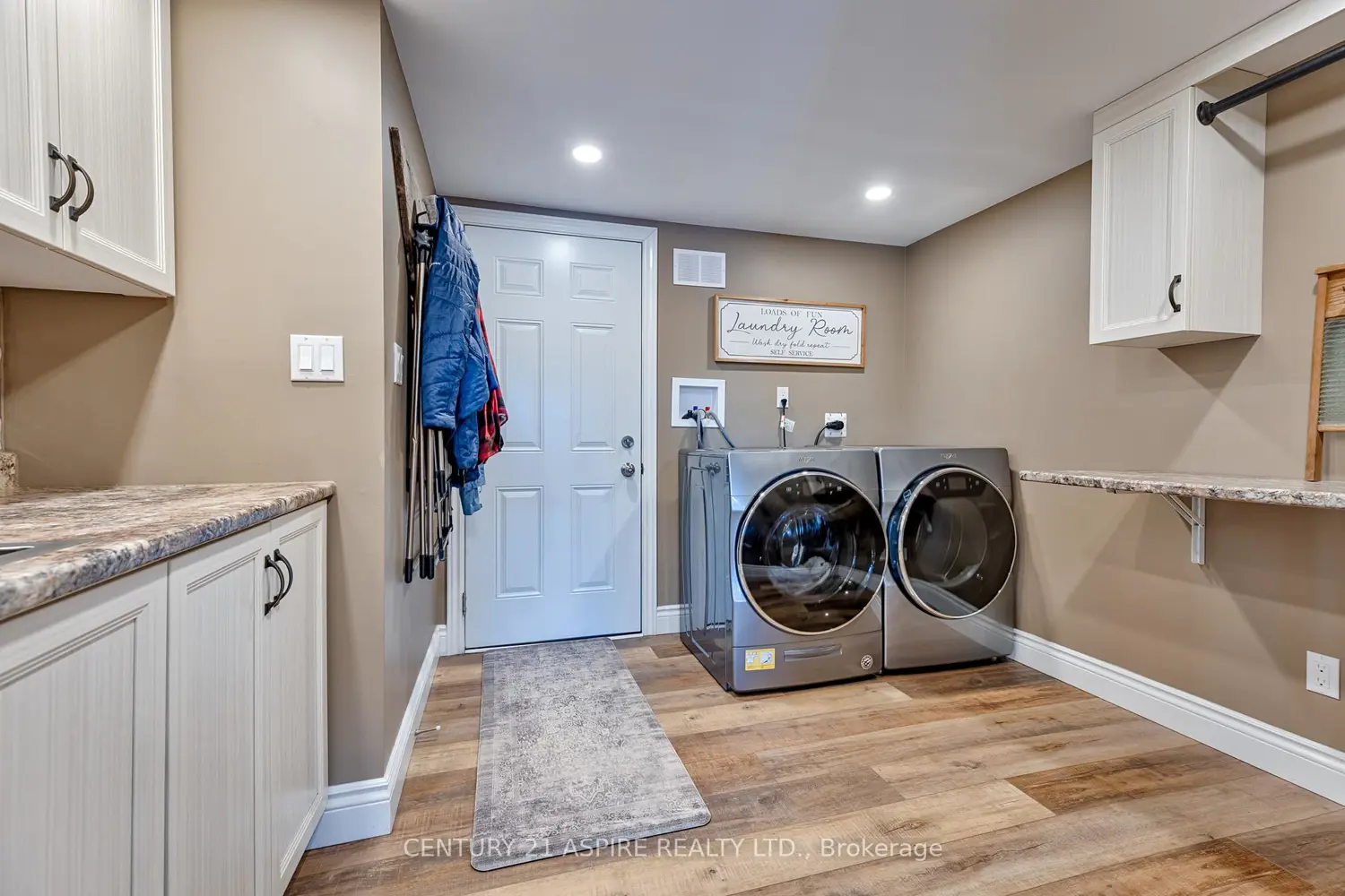 284 Rantz Road photo 4