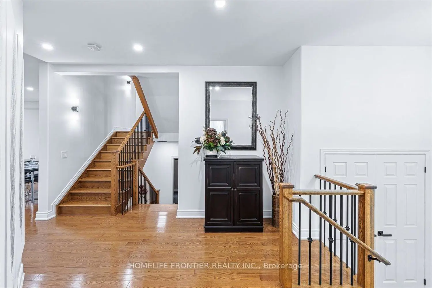 1664 Moyer Avenue photo 3